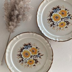Vintage 1970s Spring floral pattern dinner plate